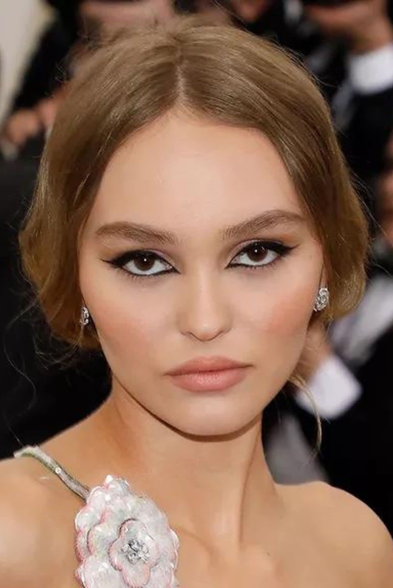 Siren eye tutorial Lily Rose Depp