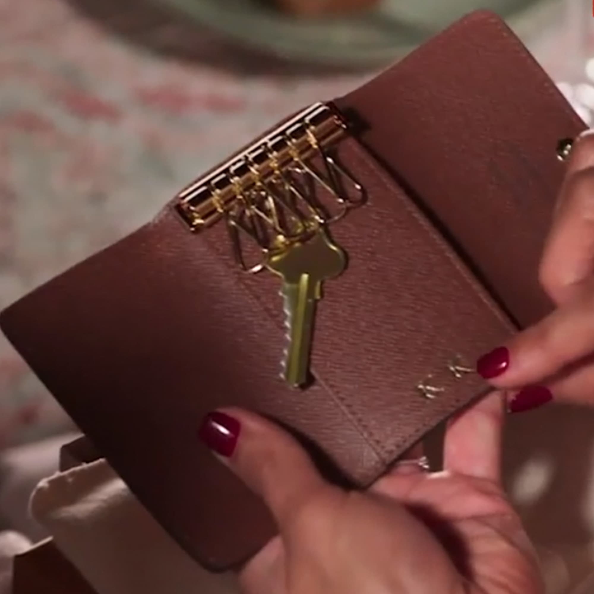 We've Found the Chic Little Key Holder Johnny Gave Kerry on