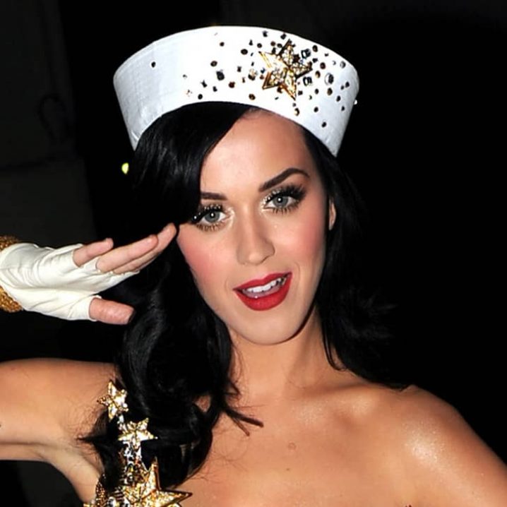 See Katy Perrys Sexiest Moments Both On And Off The Stage Popsugar Australia