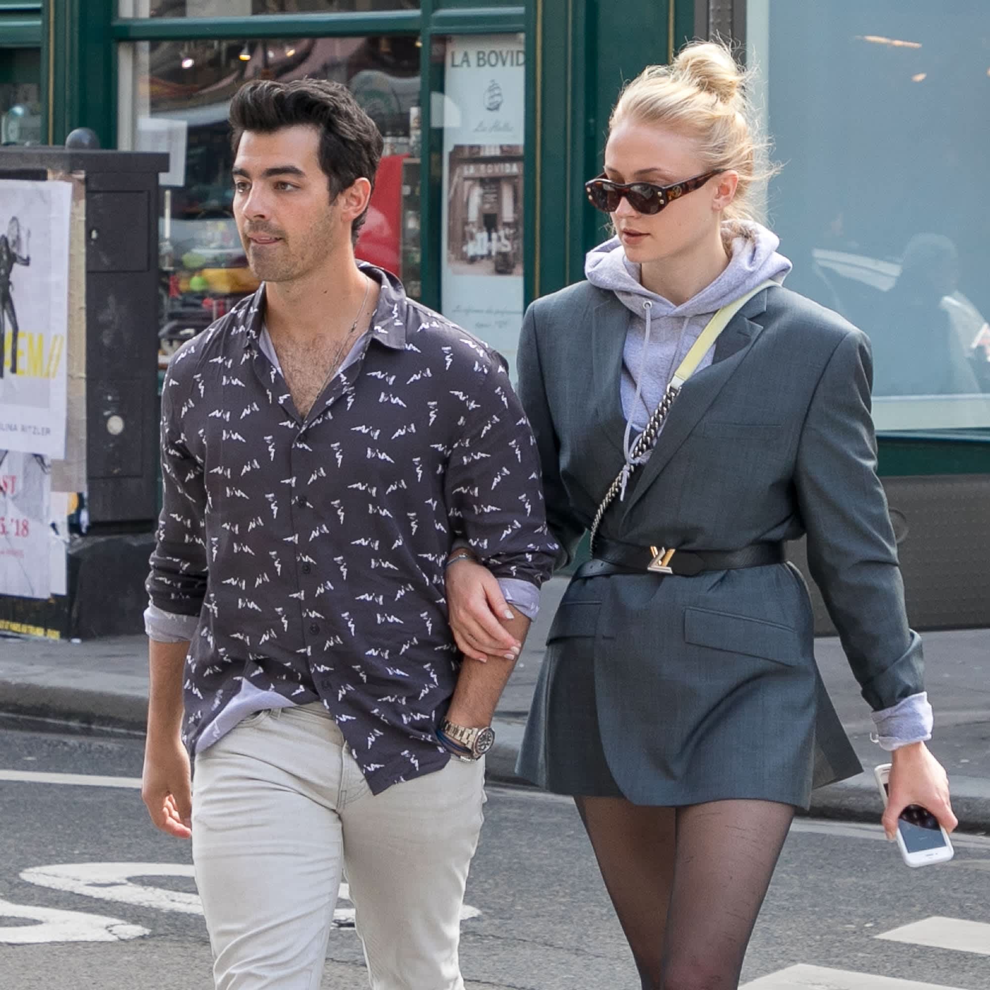 No One Does Chill Street Style Quite Like Sophie Turner No One Popsugar Australia 