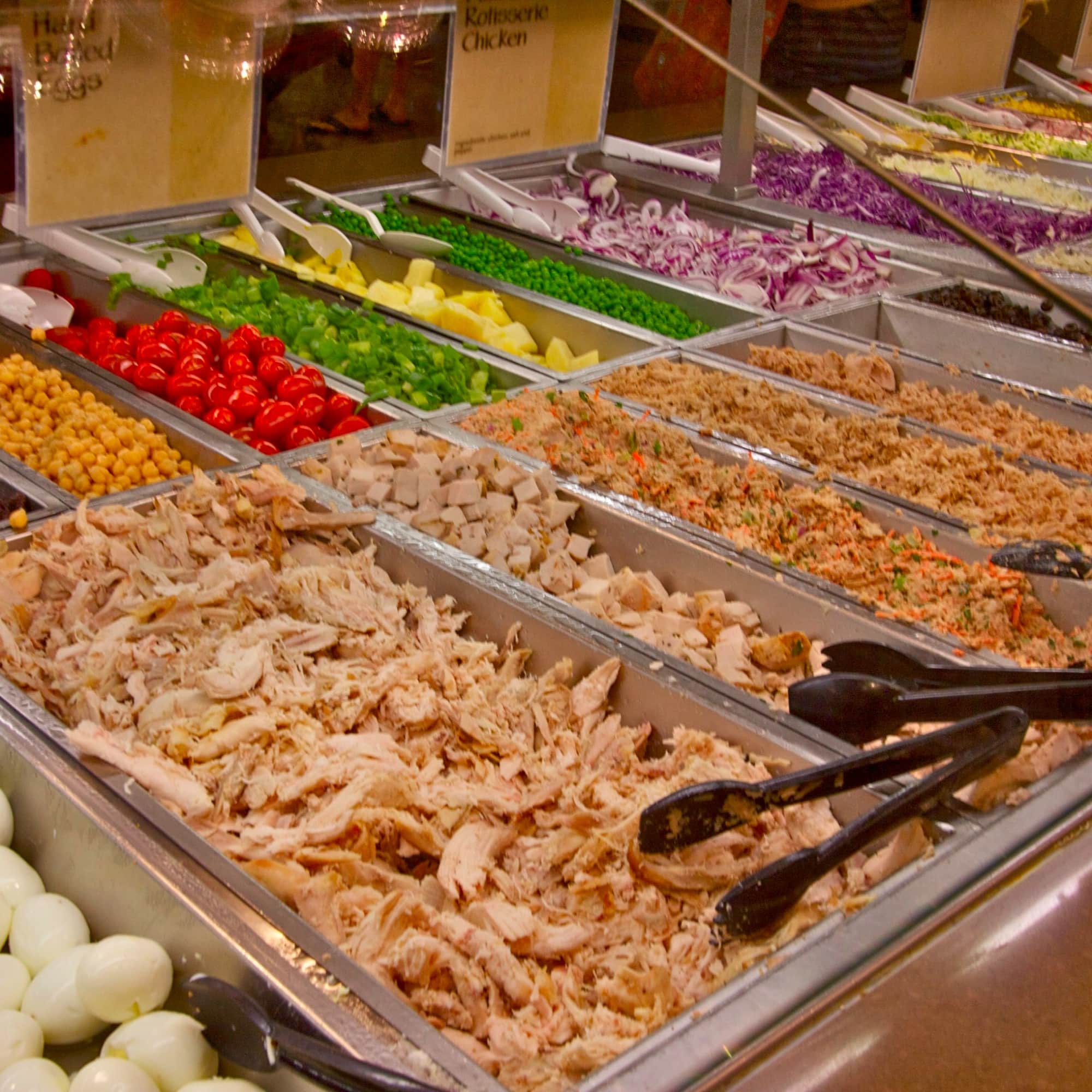 Whole Foods: How I Build a Healthy Meal at the Hot Bar