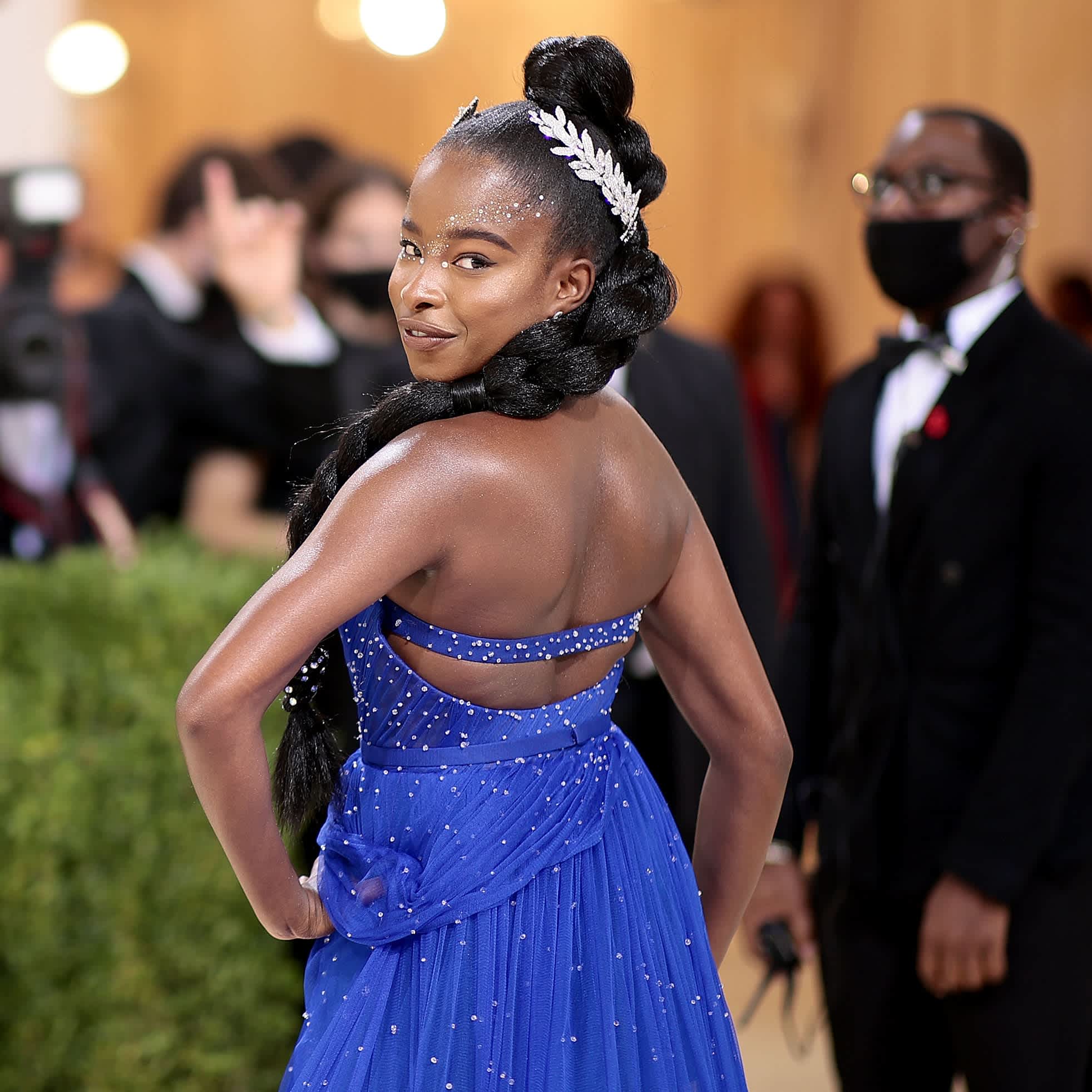 Emma Chamberlain's '60s-Style Lob at the Met Gala Almost Made Us Forget  What Year It Is