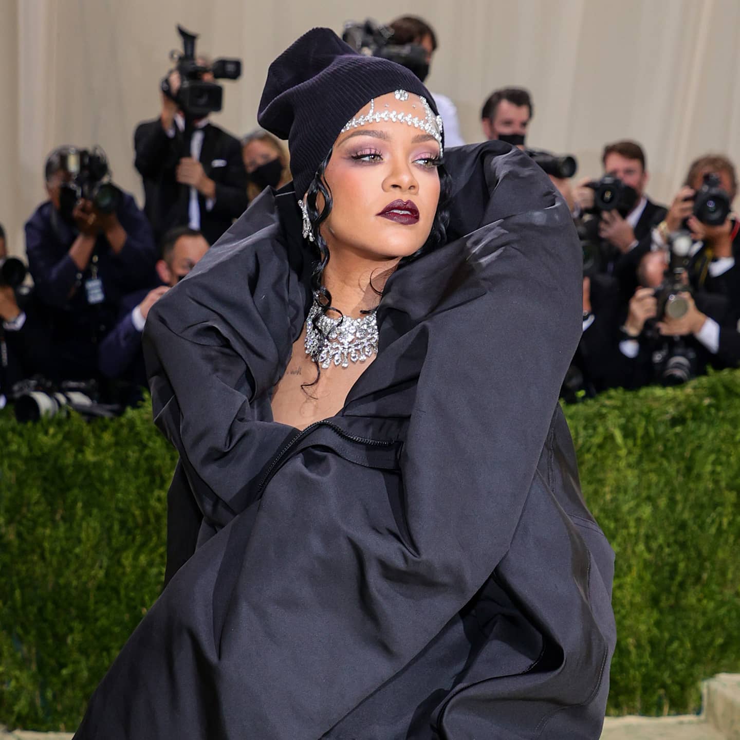 Rihanna Has Arrived at the Met Gala, and She Sure Looks Cozy in Her ...