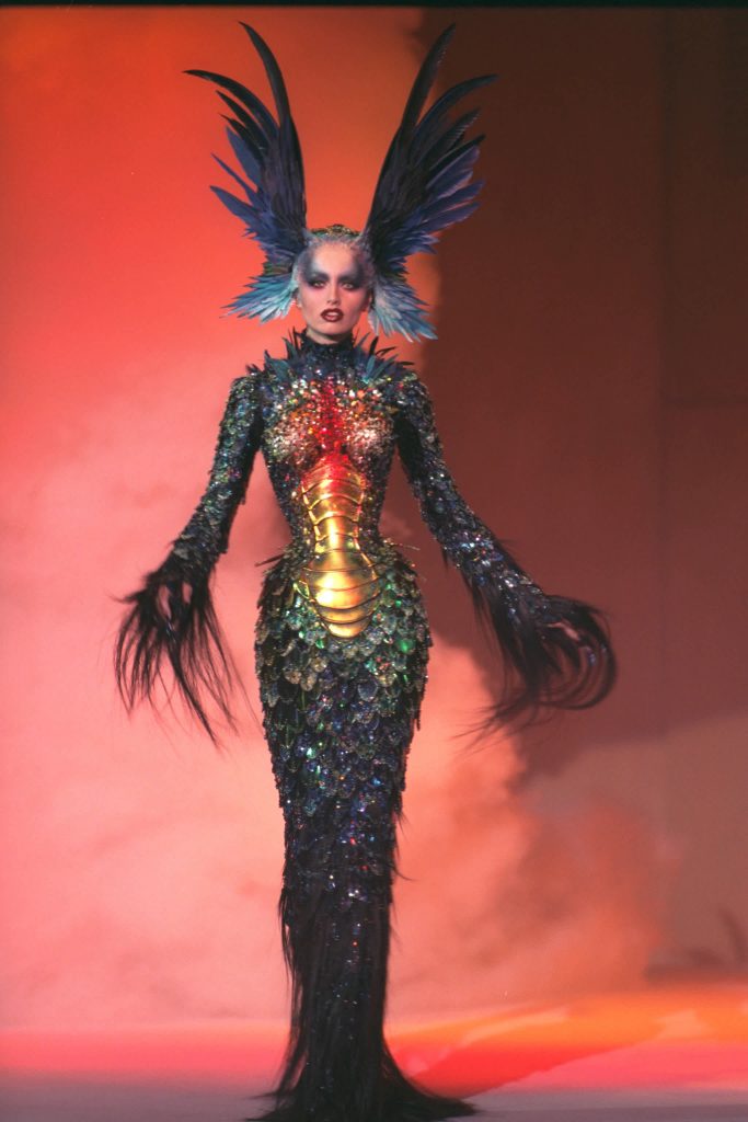 Thierry Mugler's Most Over-the-Top Fashion Designs From the '90s ...