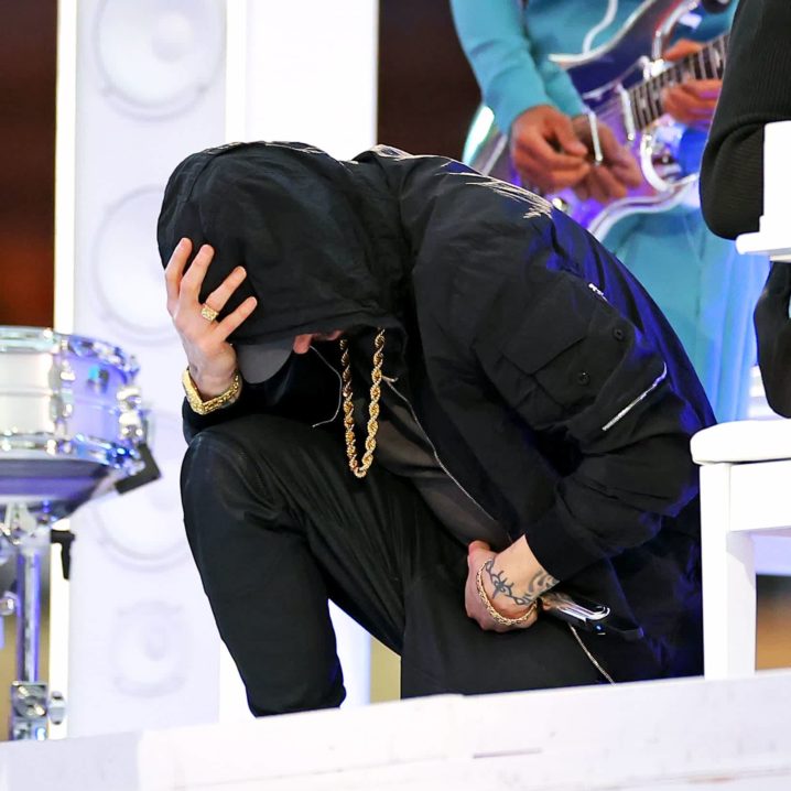 Eminem kneels during Super Bowl 2022 halftime show