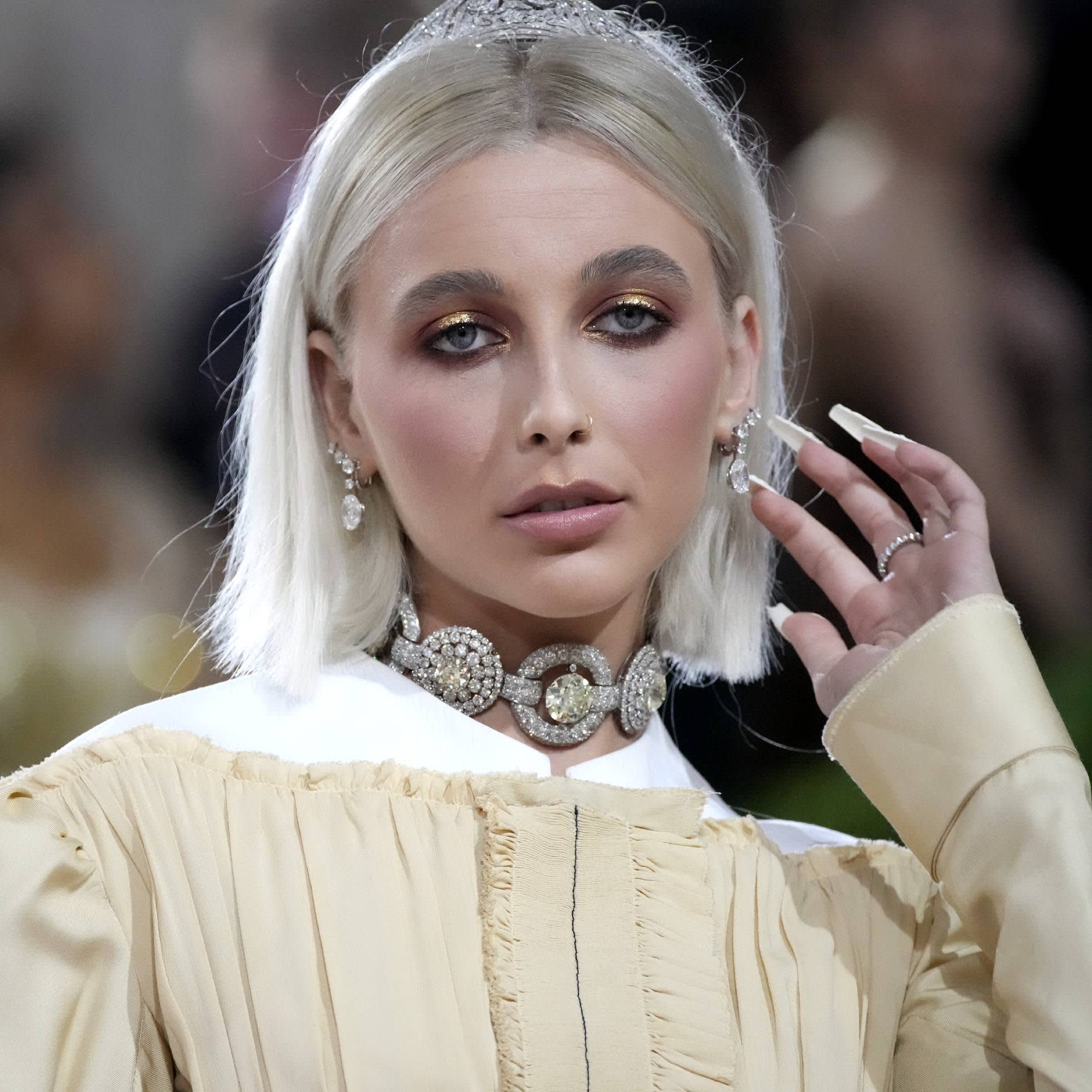 Emma Chamberlain under fire for wearing “stolen” jewelry from Indian  Royalty at Met Gala - Dexerto