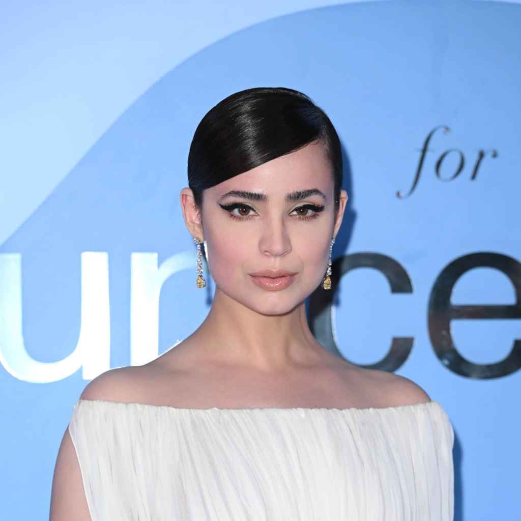 Sofia Carson’s Barbiecore Milk-Bath Nails