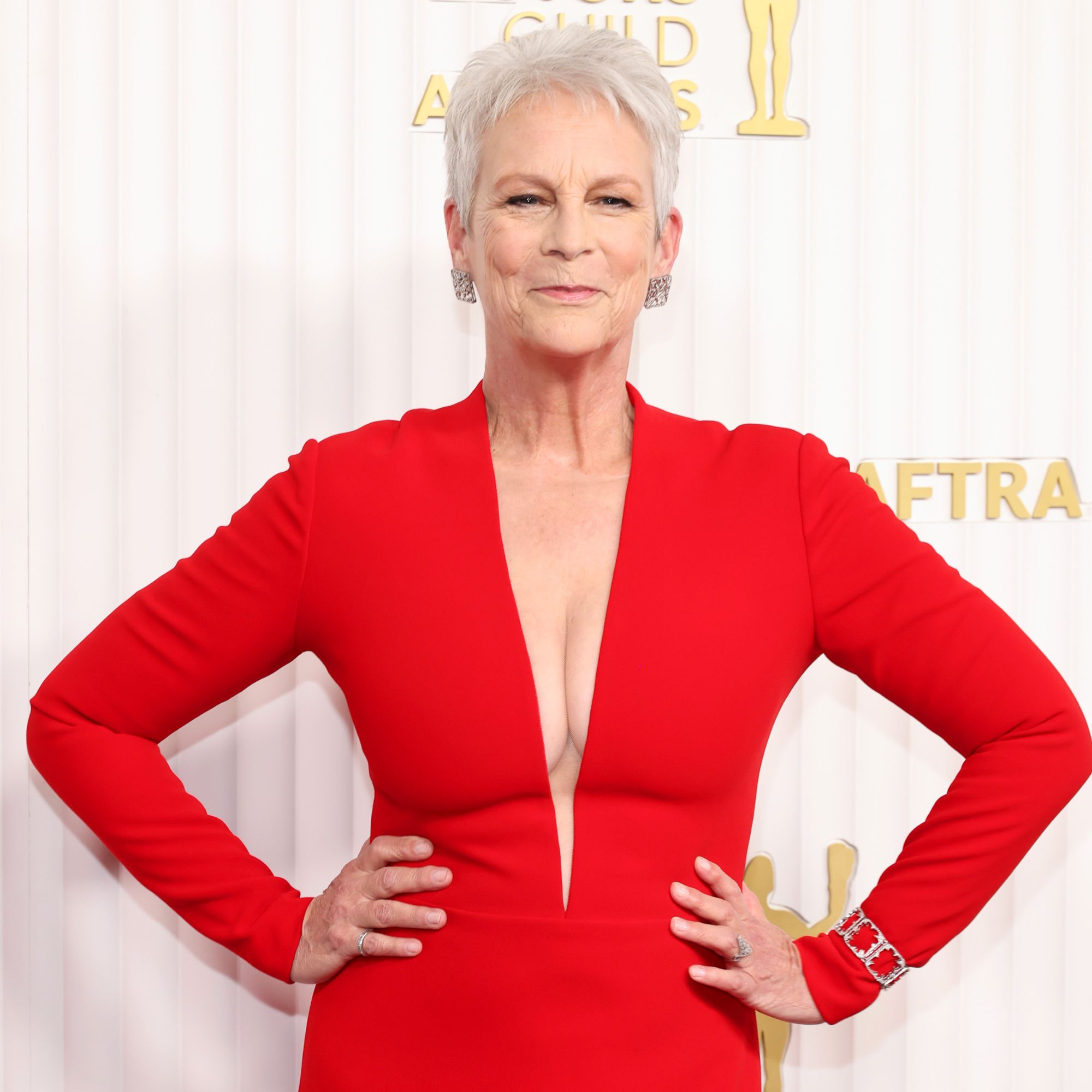 Jamie Lee Curtis Celebrated Her SAG Win by Kissing Michelle Yeoh on the