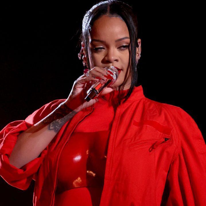 Rihanna's Iconic Look for Her Super Bowl Halftime Performance ...