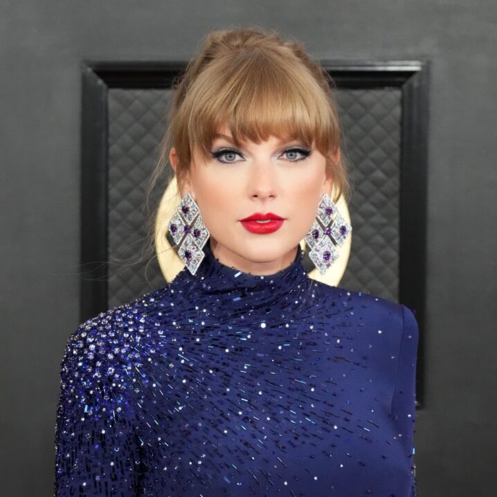 Fans Think This Iconic Taylor Swift Haircut Is a Clue to a Vault Track ...