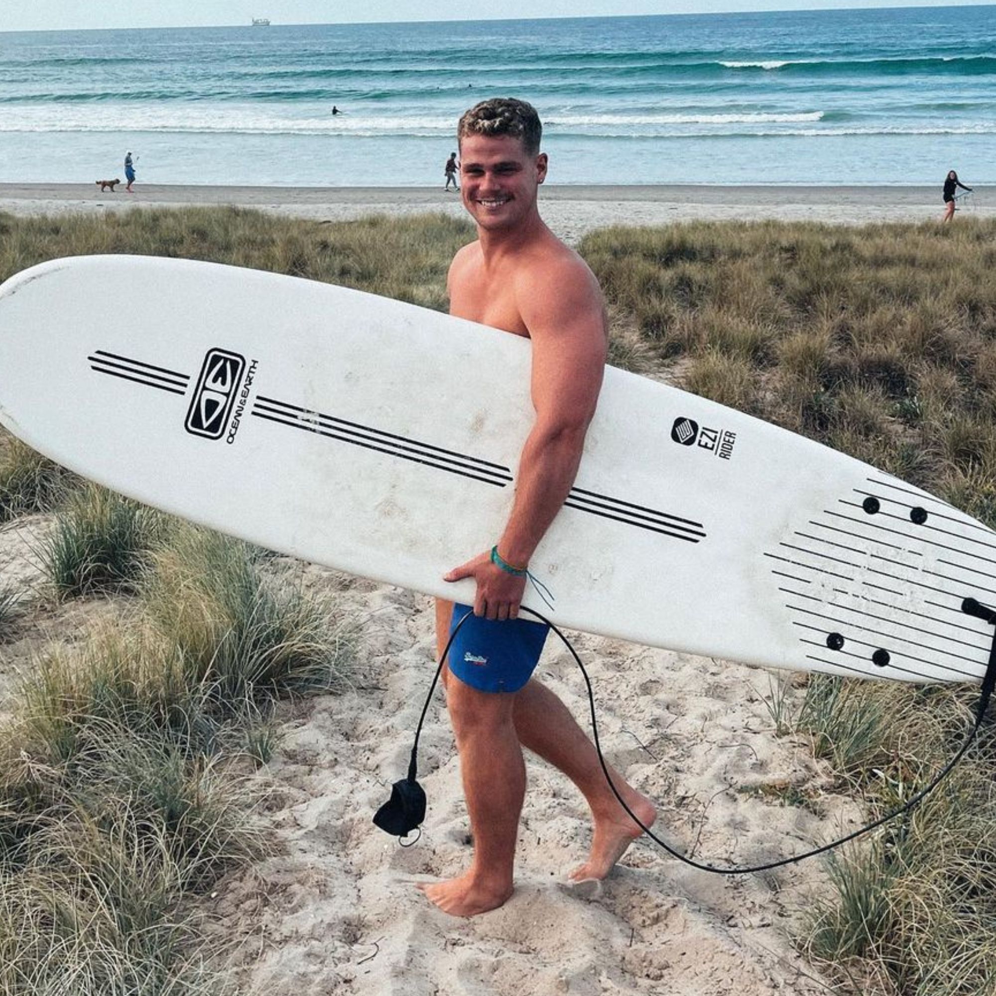 Meet Zac The Kiwi Hunk Bringing the Heat to Love Island Australia