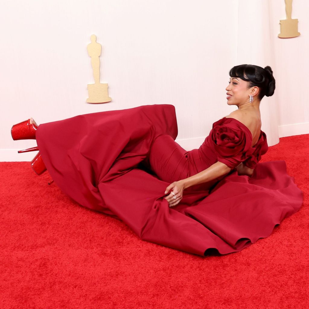 liza-koshy-oscars-red-carpet-fall