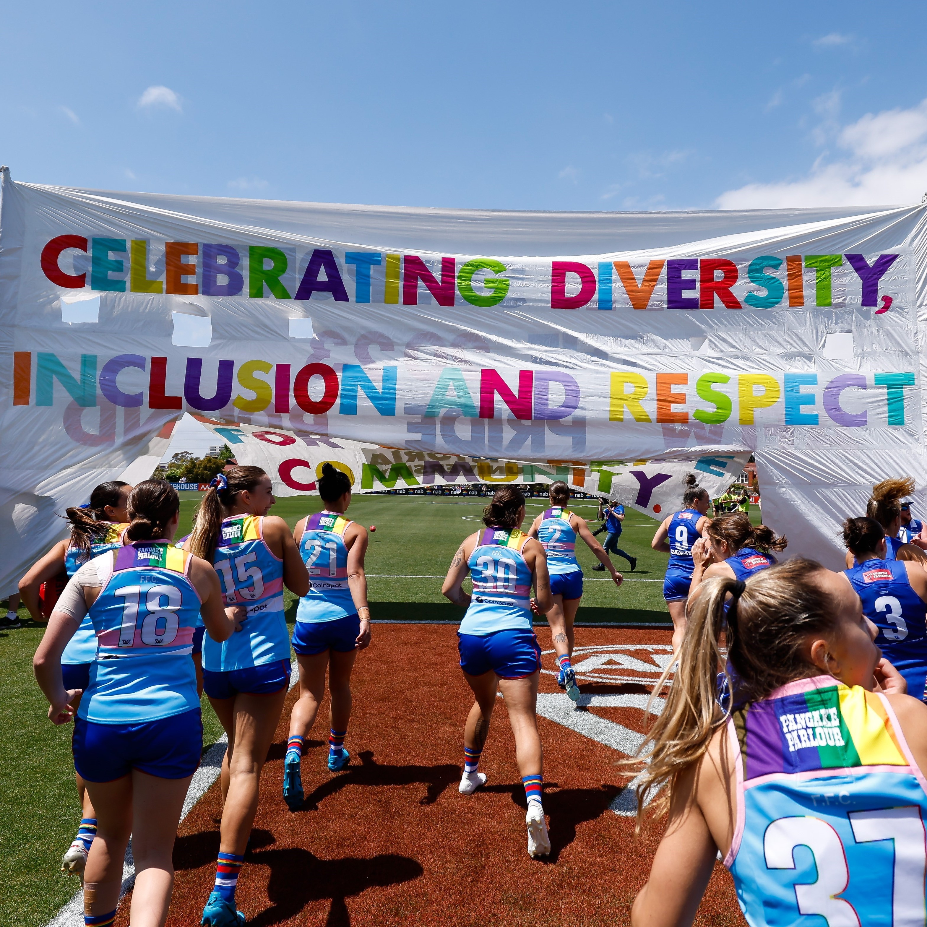 aflw pride round square